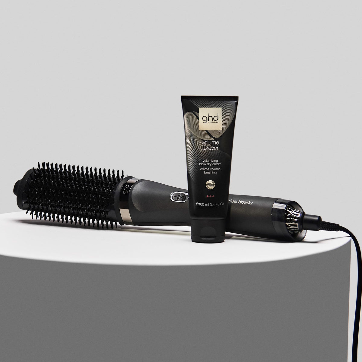 GHD Duet Blow Dry Hair Dryer Brush in Black