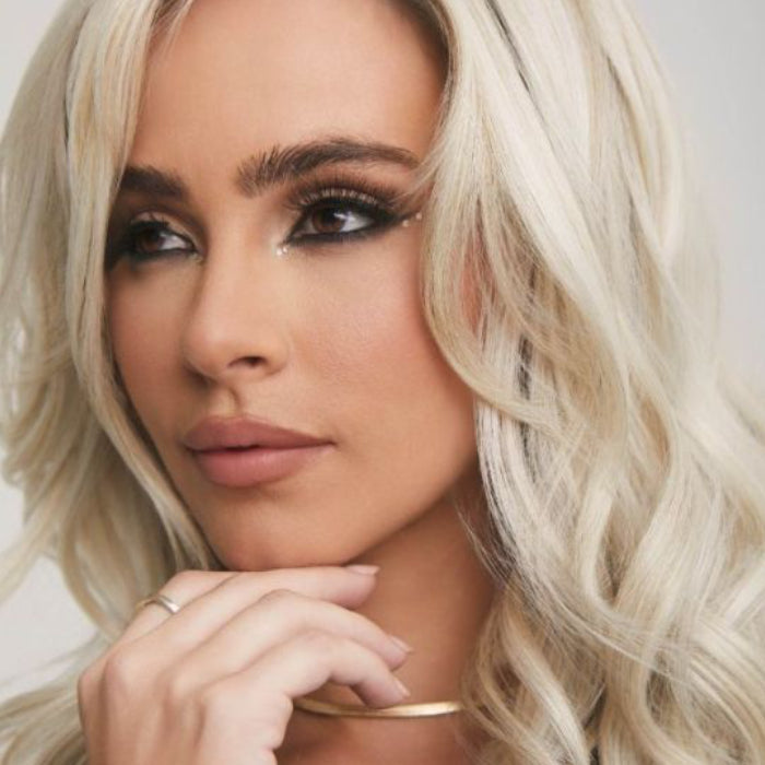 Glam Wavez Muse Wig
